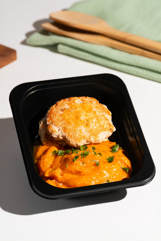 Hambúrguer de frango com purê de abobora cabotiá