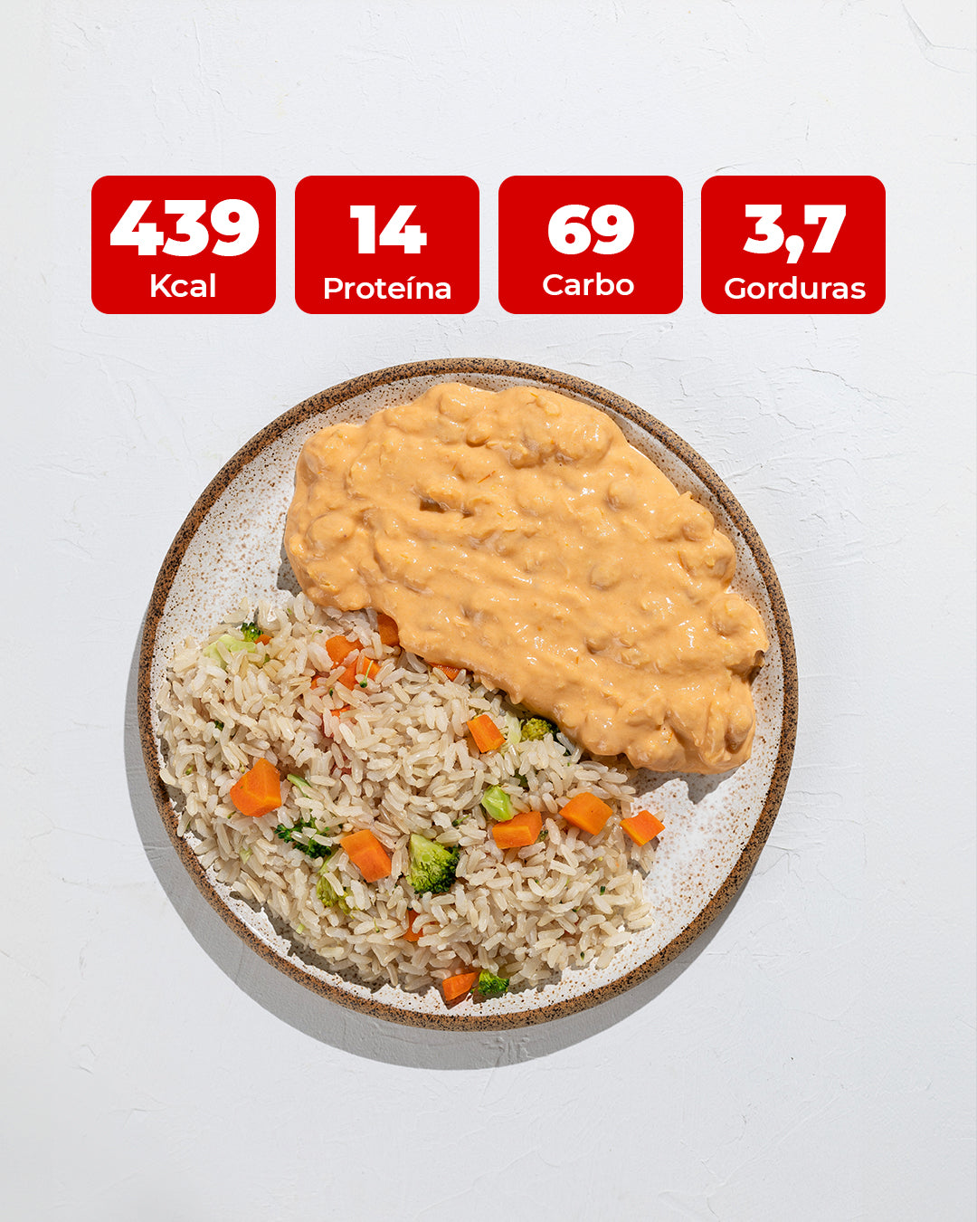 Strogonoff de grão de bico, arroz integral e legumes