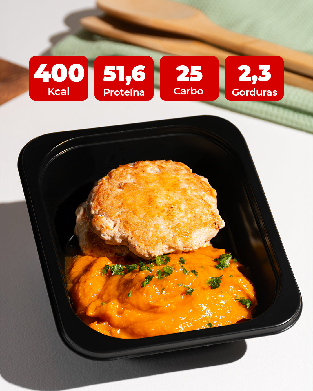 Hambúrguer de frango com purê de abobora cabotiá